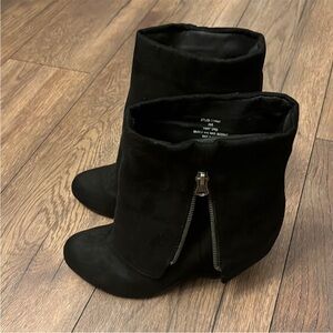 Mia hidden wedge black suede size 8.5